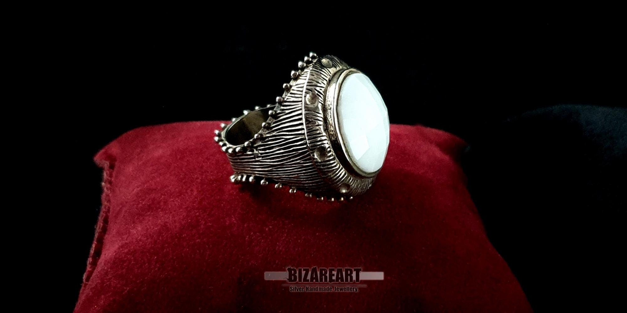 Sterling Silber Weißer Achat Kuppelring, Vintage Gothic Statement