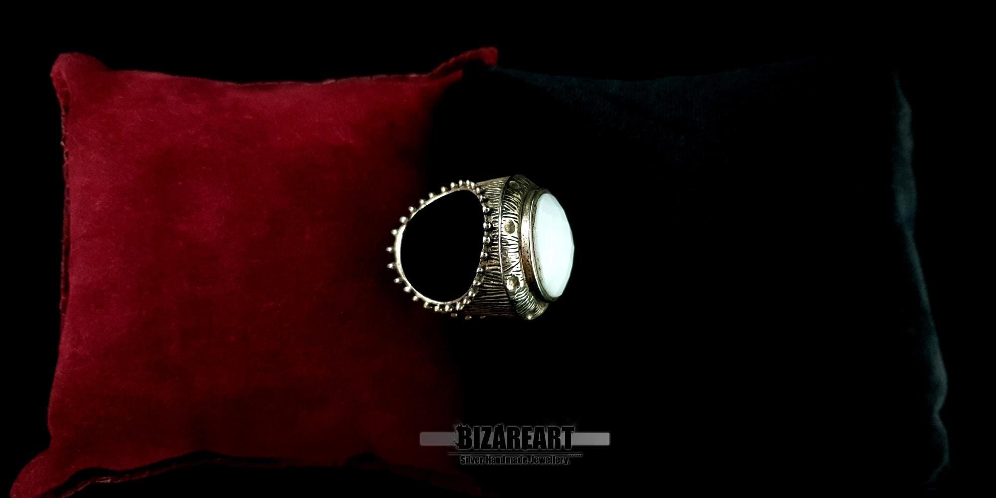 Sterling Silber Weißer Achat Kuppelring, Vintage Gothic Statement